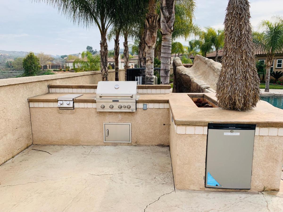 ריברסייד Luxhome Suites N Villa מראה חיצוני תמונה