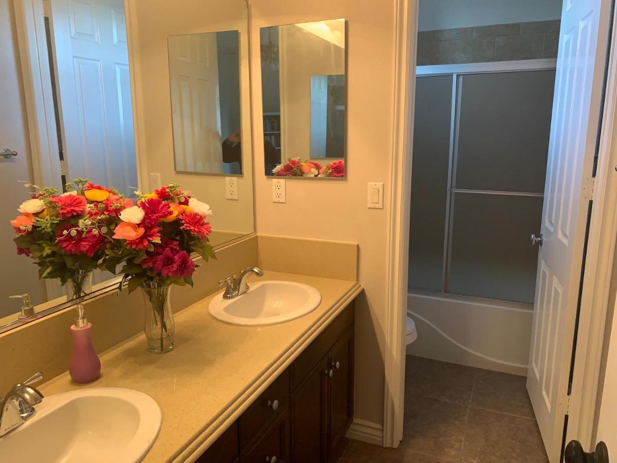 ריברסייד Luxhome Suites N Villa מראה חיצוני תמונה