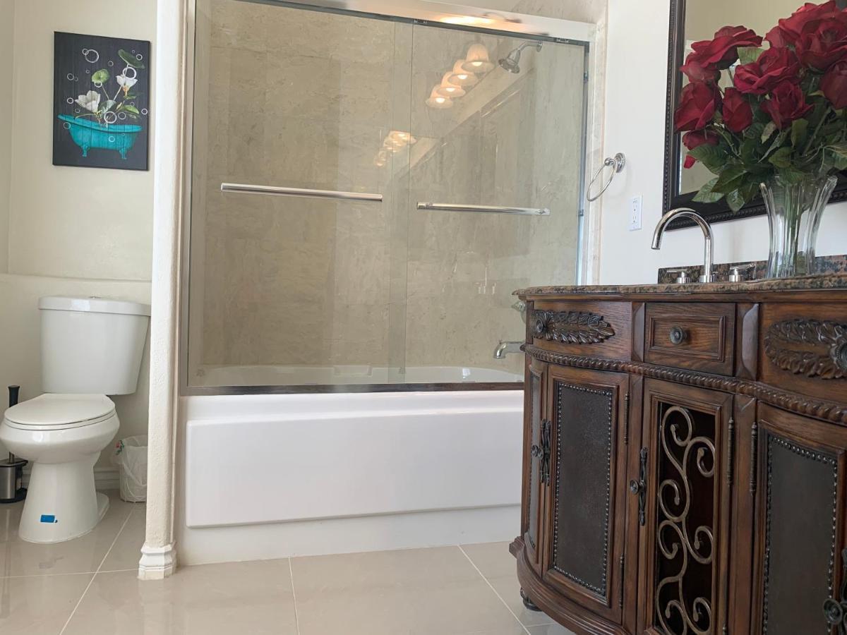 ריברסייד Luxhome Suites N Villa מראה חיצוני תמונה