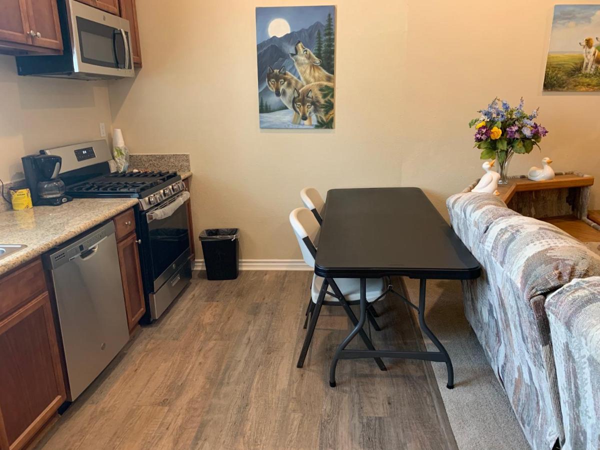 ריברסייד Luxhome Suites N Villa מראה חיצוני תמונה